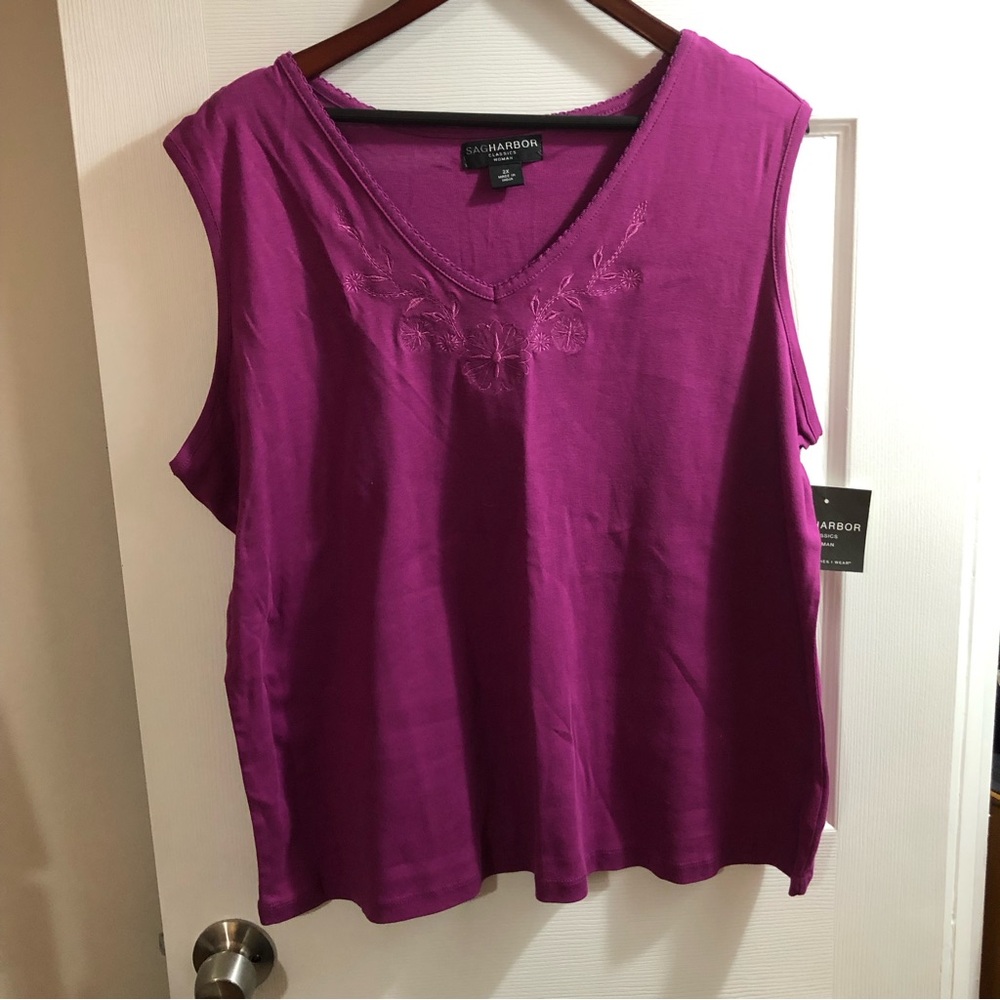 Dark pink sleeveless shirt